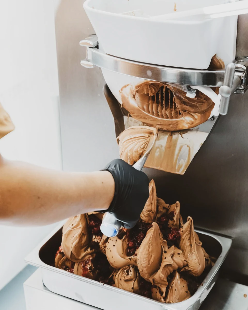 Elaboración de helado en Amoracuyá